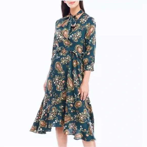 Julia Jordan Dresses | Julia Jordan Long Sleeve Tie Neck Printed Chiffon Dress. Green Paisley Print | Color: Green | Size: 6 | Pm-98696311's Closet
